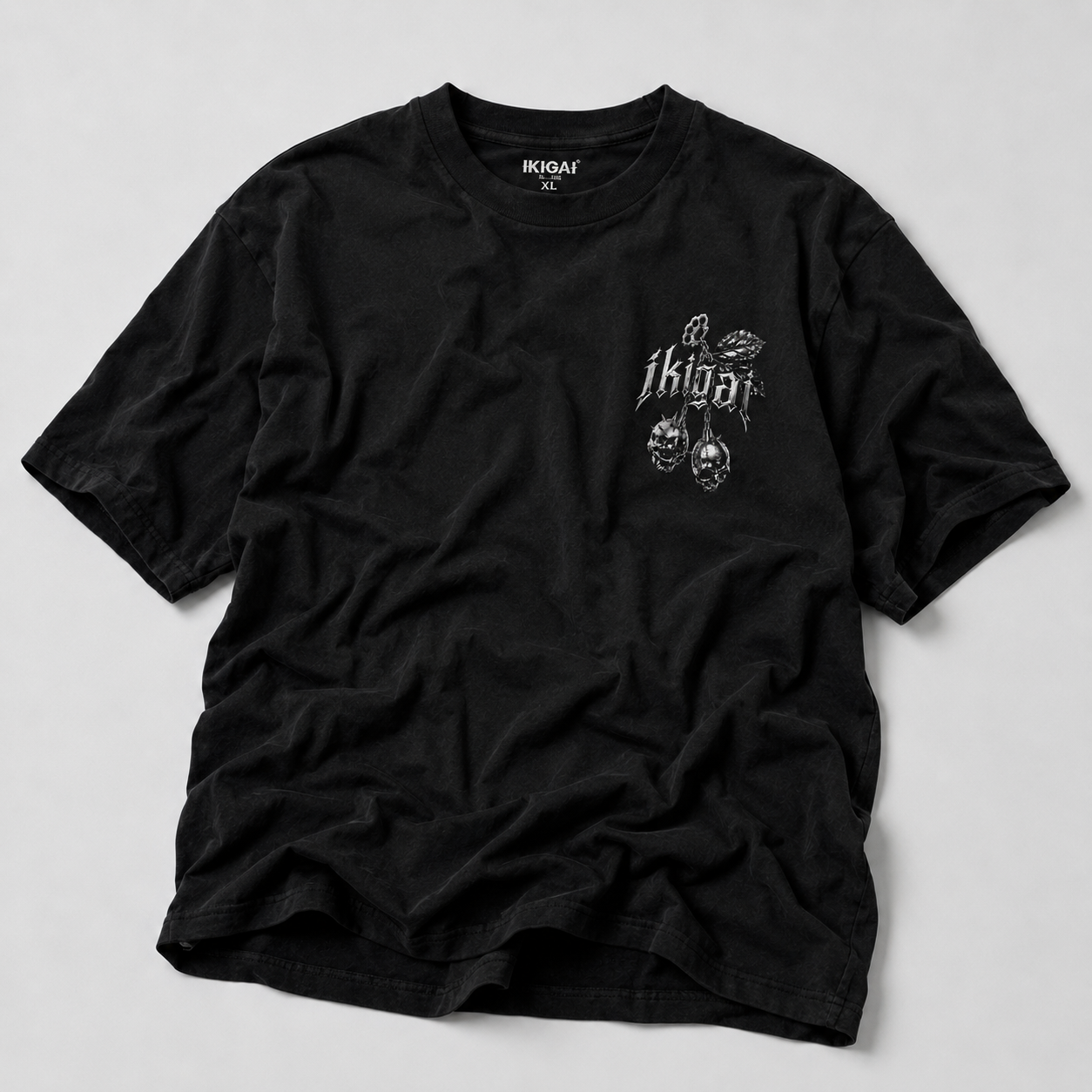 CAMISETA OVERSIZE - BLACK SERIES "CEREZAS"