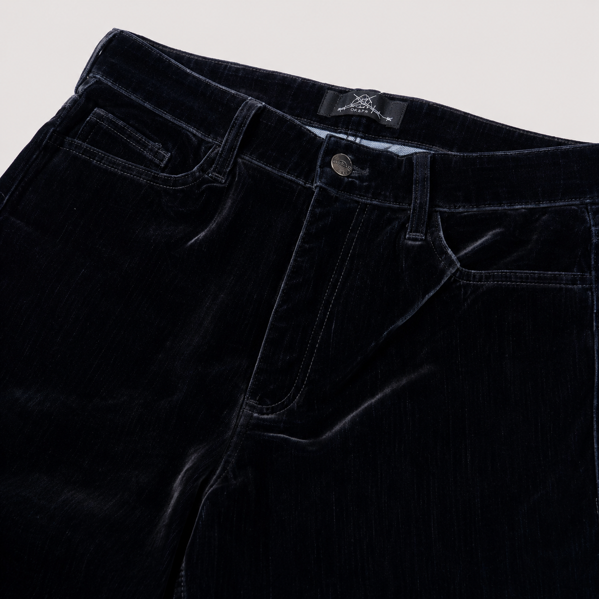 PANTALÓN DE TERCIOPELO NEGRO